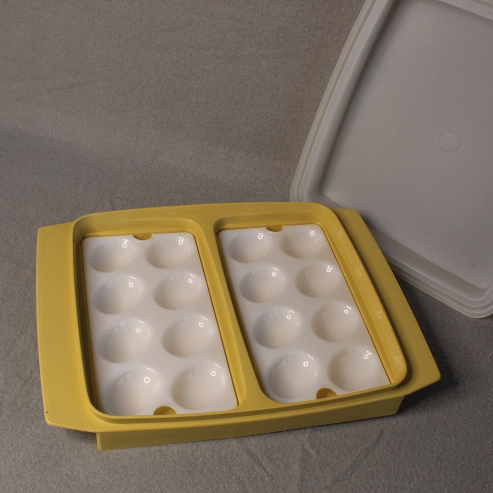Vintage Tupperware Harvest Yellow Deviled Egg Tray with Sheer Lid 16 Slot - Picture 2 of 4